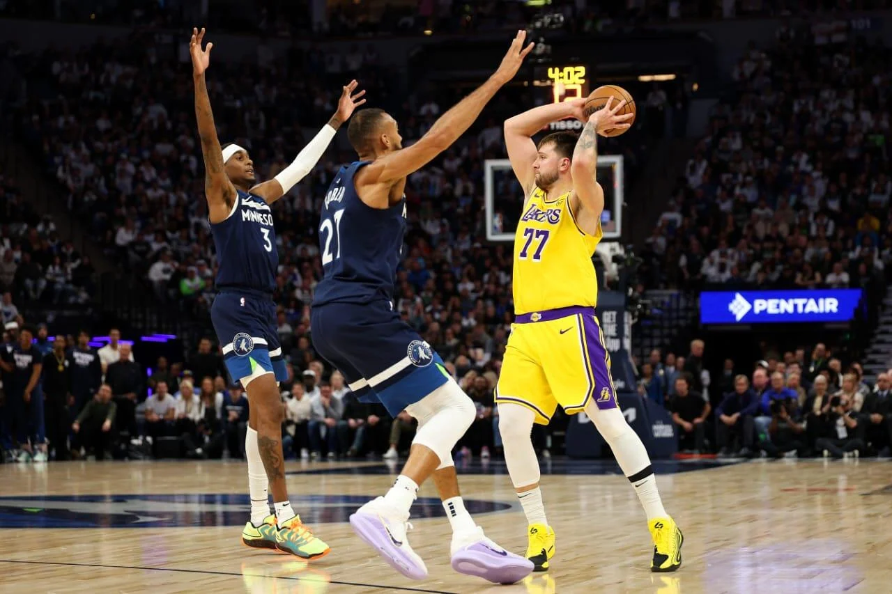 Sandro Mamukelashvili dan Eksperimen Frontcourt Baru Lakers di Tengah Krisis Bangku Cadangan